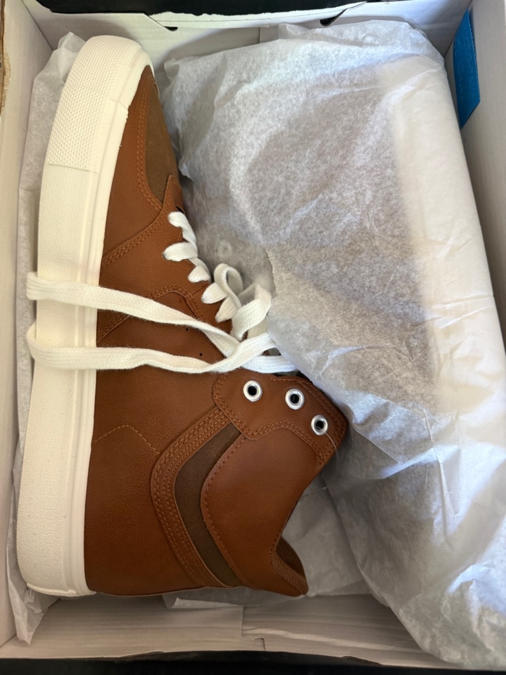 London Fog Men's High-Top Sneakers in Cognac with White Sole